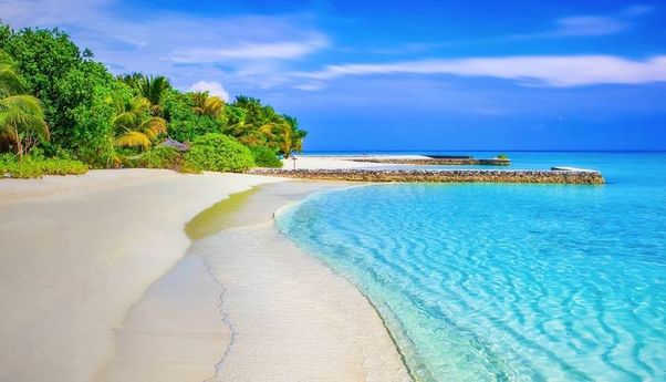 Ingin Berlibur ke Pantai? Ini Rekomendasi Pantai Terindah di Pulau Jawa