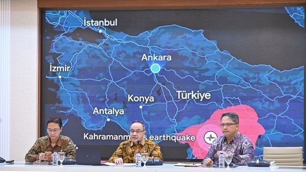 KBRI di Turki Berangkatkan 11 Kendaraan Evakuasi WNI, Bawa Serta Satu Kontainer Bantuan Kemanusiaan