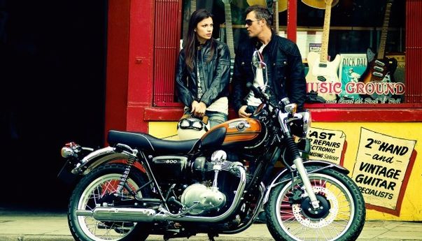 Motor retro terbaru keluaran kawasaki yang gesit di jalanan