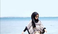 Tips Tetap Trendy Saat Liburan di Pantai untuk Hijabers