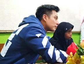 Baim Wong Akhirnya Bertemu Bocah Penuh Kutu Viral, Netizen: Kalau Niat Bantu Nggak Usah Dijadiin Konten