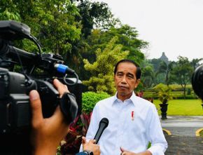 Pengamat: Sepeninggal SBY, Demokrasi di Masa Jokowi Merosot Tajam