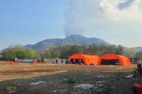 BNPB Sebut 11.553 Orang Mengungsi Akibat Erupsi Gunung Lewotobi Laki-laki