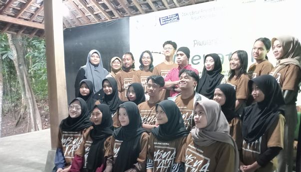 32 Pelajar Pecinta Sastra Ikuti Piwulang Sastra