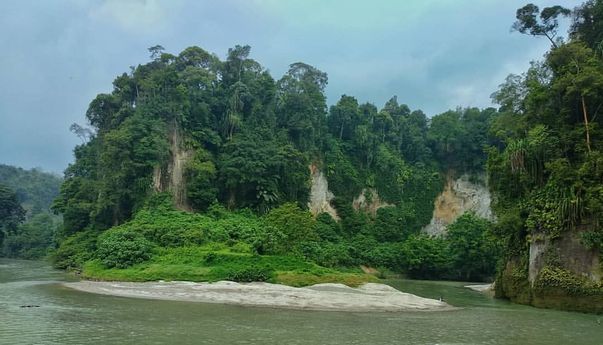 Pantai Simallo di Aek Nagali, Keindahan Pantai di Tengah Daratan
