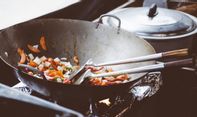 Pakai Peralatan Masak Anti Lengket? Pastikan Hindari 5 Kesalahan Ini