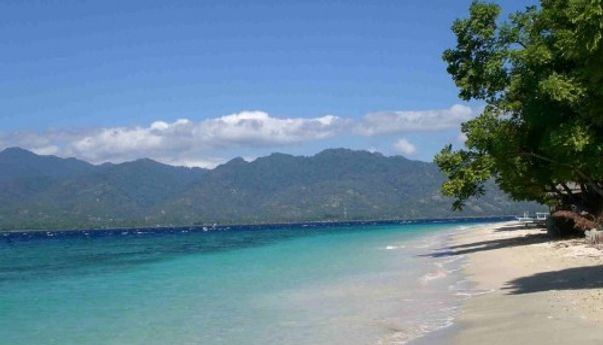Pilihan Pantai di Jawa Barat yang Indah Banget
