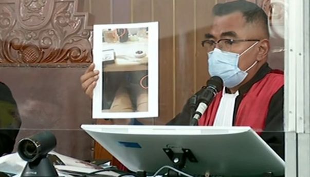 Bharada E Tunjukkan Foto sebagai Bukti Ferdy Sambo dan Istri Berikan Uang hingga iPhone Usai Bunuh Brigadir J
