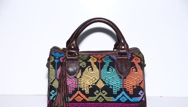 Bisnis Produk Berbahan Tenun dengan Omzet Ratusan Juta per Bulan