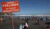 Berita Jogja: Wisatawan Terseret Ombak di Pantai Parangtritis, 4 Selamat, 1 Hilang