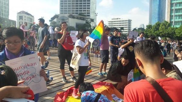 Acara Dance Komunitas LGBT di Makassar Dibubarkan Polisi: Ilegal di Indonesia