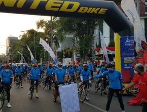 Berita Jateng: Buka Tour de Borobudur, Ganjar Pranowo Lepas Puluhan Dokter di Semarang
