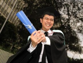 Iqbaal Ramadhan Lulus Kuliah dari Monash University, Netizen Heboh Pingin Segera Dilamar