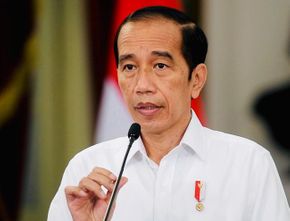 Presiden Jokowi Minta Lukas Enembe Segera Hadiri Panggilan KPK: “Hormati Panggilan dari KPK”