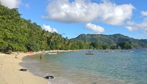 Berbagai Aktivitas dan Harga Tiket Pantai Prigi di Trenggalek