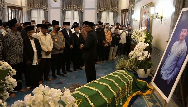 Ini Kesaksian Habib Usman yang Pimpin Doa Eril: “Jenazahnya Masya Allah Wangi Banget”