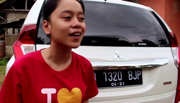 Masuk 5 Wanita Tercantik di Dunia, Lesti Kejora sempat Bingung Buka Sunroof Mitsubishi Pajero Sport