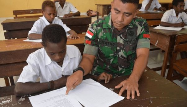 TNI Ikut Kegiatan Pembelajaran di Sekolah-sekolah Papua Nugini