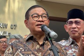 Pramono Pastikan Tak Cabut KJP Siswa yang Masuk Sekolah Rakyat