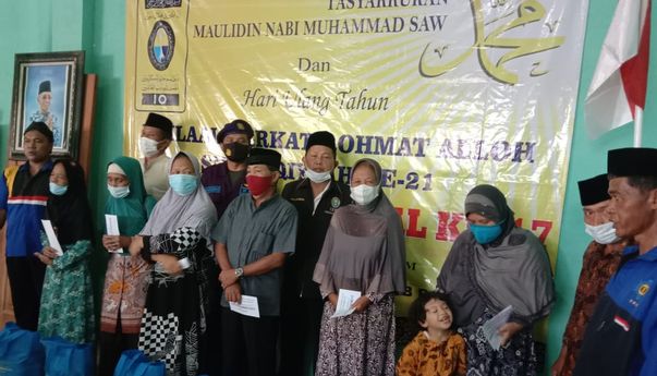 Rayakan Maulid Nabi, Thoriqat Shiddiqiyyah Bantul Berikan Santunan ke Warga Kurang Mampu