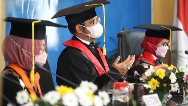 Pasti Bikin Ngiler! Segini Nih Gaji dan Tunjangan Profesor di Indonesia