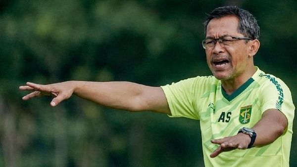Paham Kondisi Klub, Pelatih Aji Santoso Perpanjang Kontrak Satu Tahun di Persebaya Surabaya