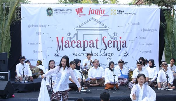 Macapat Senja di Pujokusuman: Ketika Yang Kekunoan dan Kekinian Bertemu