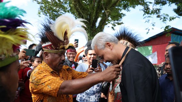 Ganjar Singgah di Pulau Mansinam : Sejarah Peradaban Papua Harus Dijaga