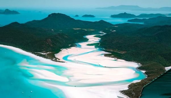 10 Pantai Paling Menakjubkan di Dunia Tahun 2025, Whitehaven Beach di Posisi Pertama