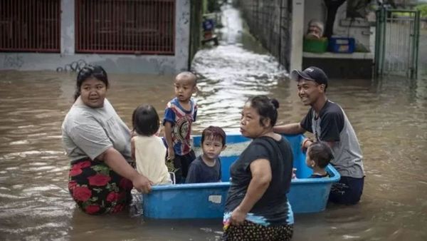 104 Sekolah di Kapuas Hulu Lumpuh Akibat Banjir, Siswa Belajar Online