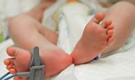 Ironis, Bayi Berusia Satu Hari Dibuang Orang Tua Kandung di Pos Ronda