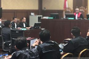 Bacakan Pleidoi, Hasto Desak KPK Tangkap Harun Masiku: Agar Menjadi Terang Pokok Perkara
