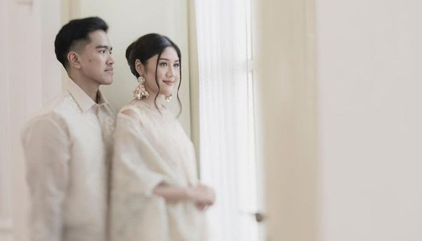 Sambut Pernikahan Kaesang-Erina, Warga Gotong Royong Bersih-bersih dan Pasang Spanduk