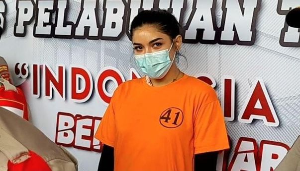 Ditahan di Sel Khusus, Millen Cyrus Minta Dibawakan Skincare