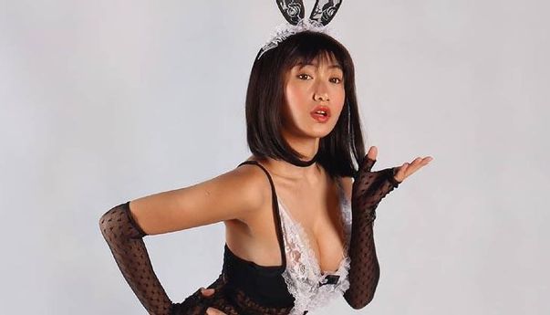 Sisi Lain Cosplayer Seksi Lola Zieta