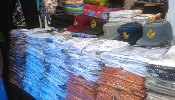 Gara-Gara Sekolah Online, Omzet Penjual Seragam Sekolah Turun 70%