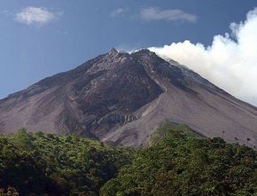 Berita Terbaru di Jogja: Laju Deformasi Gunung Merapi Rata-rata 12 cm Per Hari