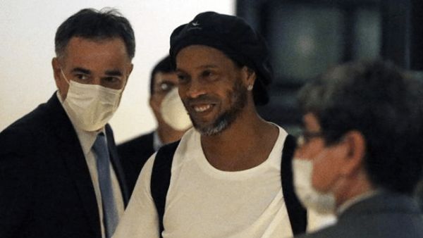 Tak Ingin di Penjara, Ronaldinho Ditahan di Hotel Eksklusif Paraguay