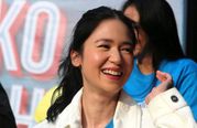 Ketawa Melulu Saat Syuting, Laura Basuki Puas Main Komedi di Film Cek Toko Sebelah 2