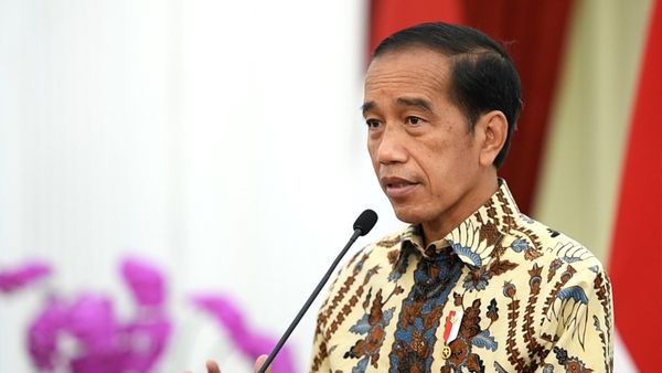 Di Depan Menteri dan Kepala Daerah Jokowi Kesal Duit Gede Nagara Dipakai Beli Barang Impor: Bodoh Banget Kita Ini