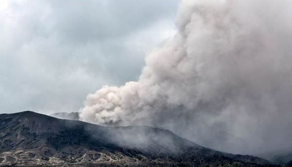 Sempat Ditutup, Gunung Bromo Hari ini Dibuka Kembali untuk Wisatawan