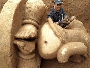 Berita Jateng: Selain Undak-undakan, Arkeolog Juga Pernah Temukan Arca Ganesha di Dieng