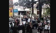 Demo di Depan Bimbel Prancis di Bandung jadi Bulan-Bulanan Warganet