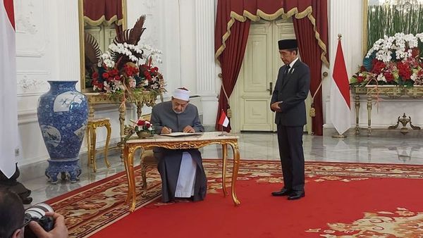 Presiden Jokowi Terima Kunjungan Grand Syekh Al-Azhar Ahmed Al Tayeb di Istana Merdeka