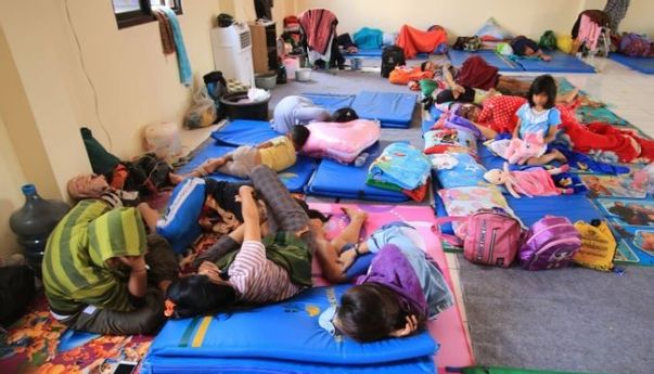 Ribuan Tempat Tidur Lipat Disiapkan untuk Para Pengungsi Gunung Merapi