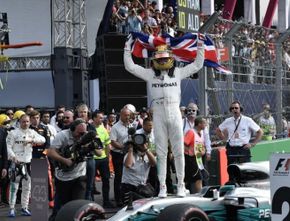 Lewis Hamilton Dianggap Pantas Mendapatkan Gelar ‘Sir’ dari Kerjaan Inggris