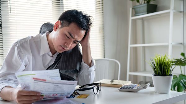 Inilah 4 Tanda Anda Terkena Stres Karena Pekerjaan yang Menumpuk