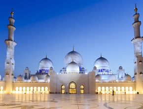 Masjid Agung Sheikh Zayed, Masjid Mewah dengan 82 Kubah di Abu Dhabi