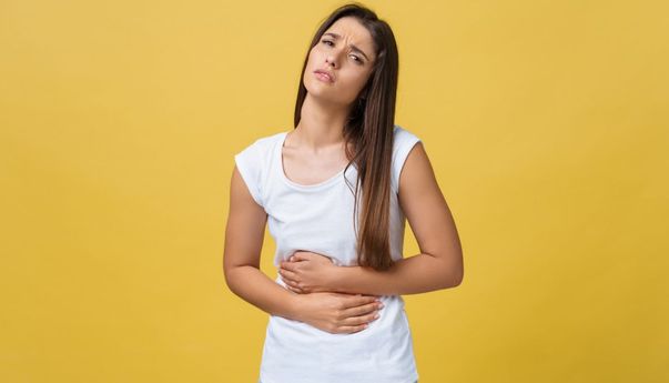 Tak Perlu Minum Obat! 9 Cara Mengatasi Sakit Perut Paling Sederhana