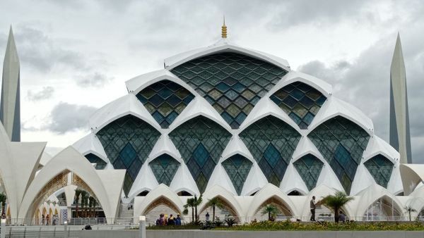 Ridwan Kamil Dikritik Usai Bangun Masjid Al Jabbar, PAN Langsung Pasang Badan
